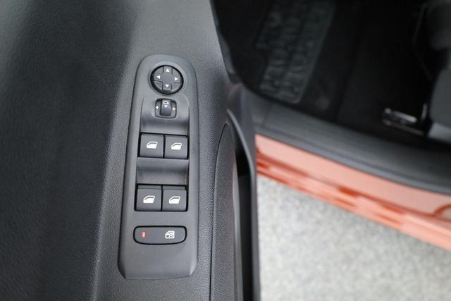 Opel Combo Life Elegance 1.2 Turbo AT Elegance, Navi, Kamera, Side, FS-heizbar 
