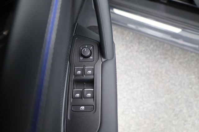 Volkswagen Tiguan 2.0 TDI 142 kW 4Motion R-Line DSG 4M Black, VOLLAUSSTATTUNG 