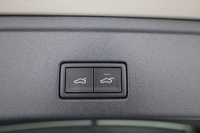 Volkswagen Touareg 3.0 TDI 210 kW 4Motion R-Line V6 Black, 22-Zoll, Dynaudio, HuD, Luft, Standheizung 