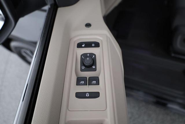 Volkswagen T7 Multivan eHybrid 4M Business, AHK, IQ.Light, easyOpen, Navi, 5-J Garantie 