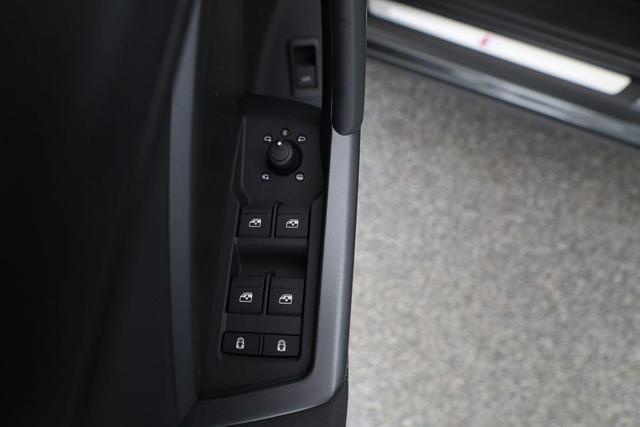 Audi Q3 Sportback 40 TDI quattro S line qu S-LINE, AHK, 19-Zoll, Optik schwarz, Navi, Kamera, el. Klappe 