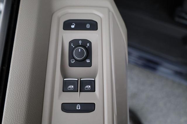 Volkswagen T7 Multivan Style TDI DSG KÜ, Pano, AHK, IQ.Light, 18-Zoll, el. Türen 