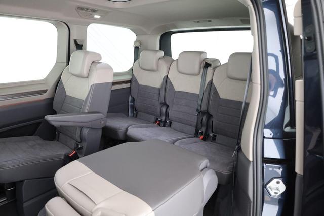 Volkswagen T7 Multivan Style TDI DSG KÜ, Pano, AHK, IQ.Light, 18-Zoll, el. Türen 