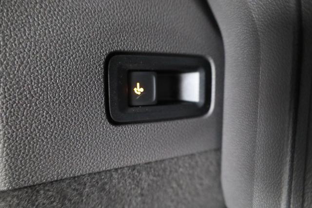 Volkswagen T7 Multivan Style TDI DSG KÜ, Pano, AHK, IQ.Light, 18-Zoll, el. Türen 