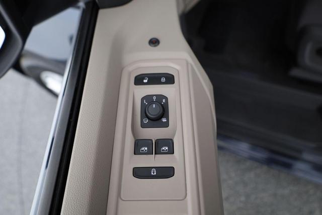 Volkswagen T7 California Beach Camper TDI DSG, AHK, IQ.Light, Side, Kamera, Standheizung 