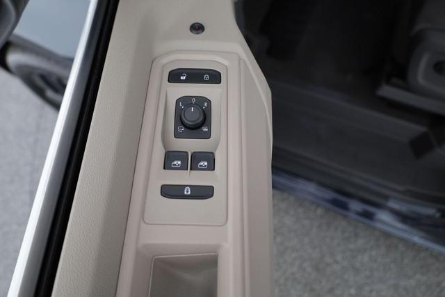 Volkswagen T7 California Beach Camper TDI DSG, 18-Zoll, ArtVelour, Markise, AHK, IQ.Light, Standheizung 