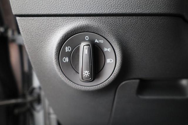 Skoda Karoq Selection 1.5 TSI Selection, AHK, el. Klappe, Kamera, Ladeboden, Winter 