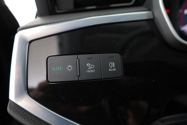 Audi Q3 40 TDI quattro advanced S-Tronic advanced, AHK, ACC, Kamera, LED, MMI Plus 