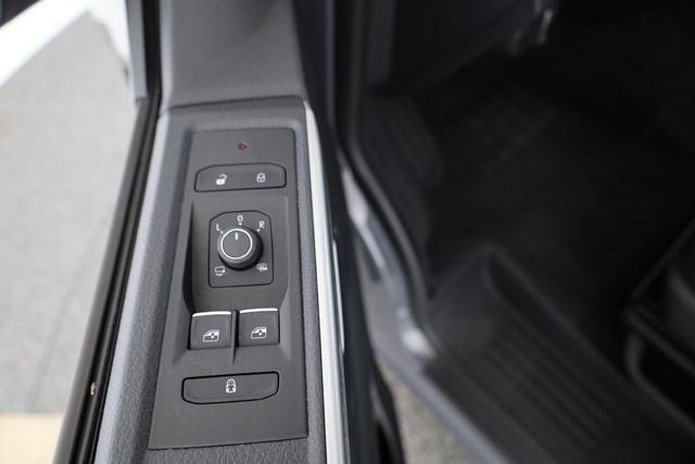 Volkswagen California 6.1 Beach Camper Edition 4Motion T6.1 TDI DSG Edition, AHK, Kamera, Standheizung 