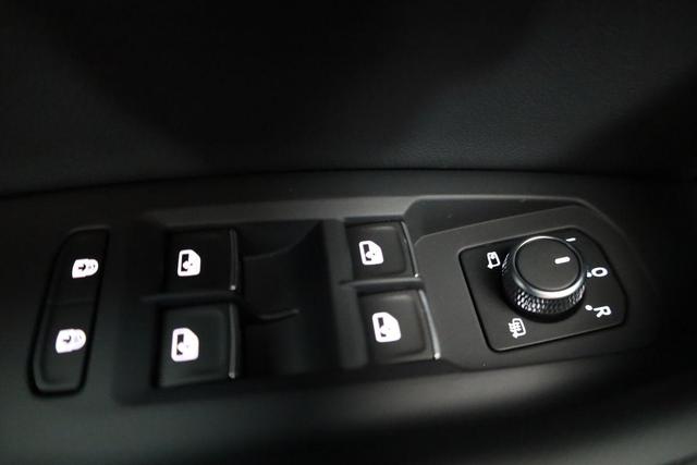 Volkswagen Touareg 3.0 TDI 210 kW 4Motion R-Line V6 Black, 22-Zoll, Dynaudio, HuD, Luft, Standheizung 