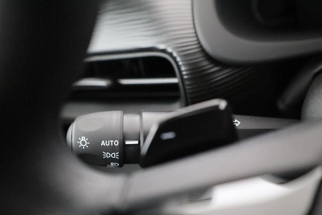Jeep Avenger Longitude Mild-Hybrid 1.2 T3 DCT E-HYBRID, Winter, LED, sofort 