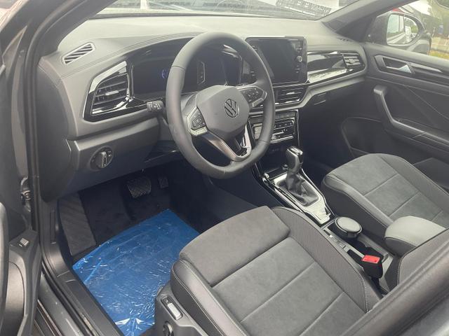 Volkswagen T-Roc - Style 1.5 TSI DSG Black Style, AHK, IQ.Light, 19-Zoll, easyOpen, Navi