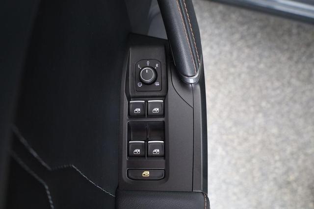 Cupra Formentor Basis 1.5 TSI DSG, Navi, AHK, el. Klappe, Kamera, Parklenk 