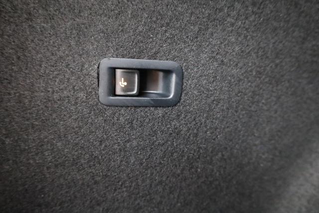 Cupra Formentor Basis 1.5 TSI DSG, Navi, AHK, el. Klappe, Kamera, Parklenk 