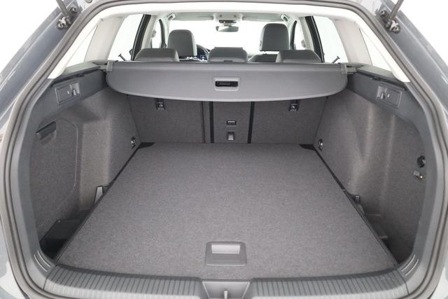 Volkswagen Golf Variant 1.5 eTSI 110 kW Style VIII DSG Style, AHK, Navi, Kamera, LED-Plus 