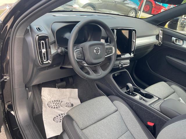 Volvo XC40 - Core 2WD B3 Mild-Hybrid Core, Navi, LED, Winter, Kamera, el. Klappe