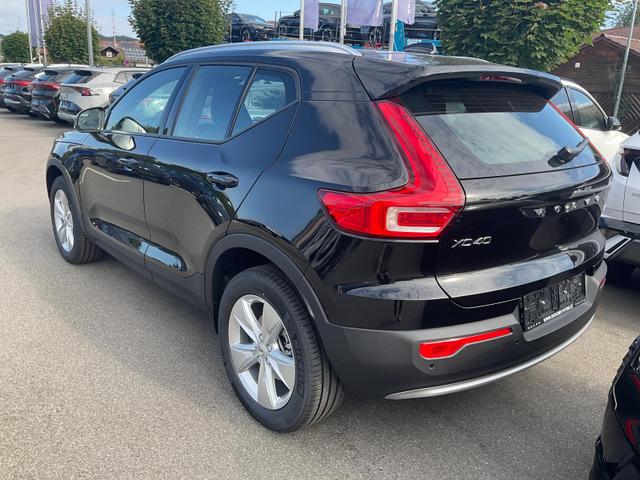 Volvo XC40 Core 2WD B3 Mild-Hybrid Core, Navi, LED, Winter, Kamera, el. Klappe 