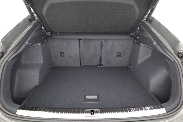 Audi Q3 Sportback 40 TDI quattro S line qu S-LINE, AHK, Optik schwarz, Navi, Kamera, el. Klappe 