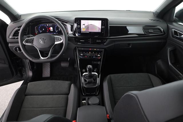 Volkswagen T-Roc Style 1.5 TSI DSG Black Style, AHK, IQ.Light, 19-Zoll, easyOpen, Navi 