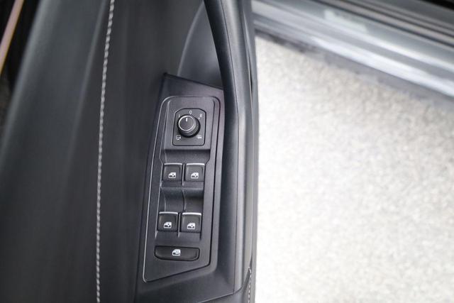 Volkswagen T-Roc Style 1.5 TSI DSG Black Style, AHK, IQ.Light, 19-Zoll, easyOpen, Navi 