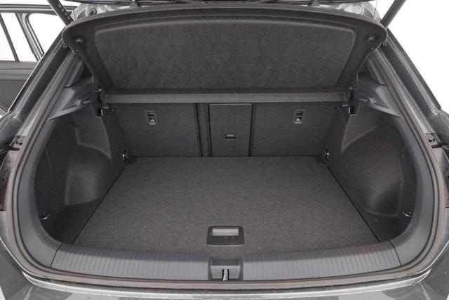 Volkswagen T-Roc Style 1.5 TSI DSG Black Style, AHK, IQ.Light, 19-Zoll, easyOpen, Navi 
