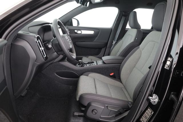 Volvo XC40 Core 2WD B3 Mild-Hybrid Core, Navi, LED, Winter, Kamera, el. Klappe 