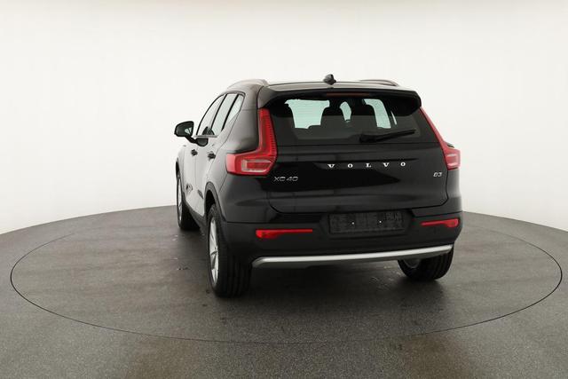 Volvo XC40 Core 2WD B3 Mild-Hybrid Core, Navi, LED, Winter, Kamera, el. Klappe 