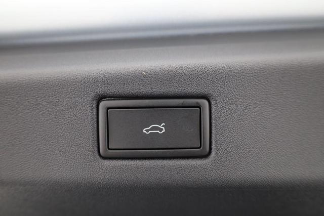 Volkswagen ID.7 Kombi Pro 210 kW Tourer Pro, HuD, IQ.Light, AreaView, easyOpen, NaviPro Max 