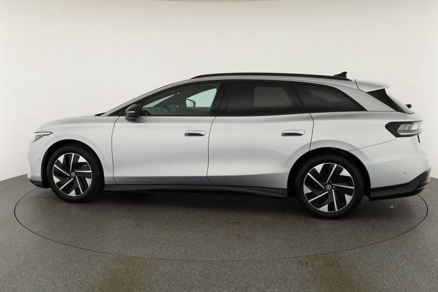 Volkswagen ID.7 Kombi Pro 210 kW Tourer Pro, HuD, IQ.Light, AreaView, easyOpen, NaviPro Max 