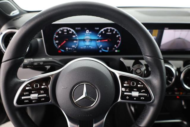 Mercedes-Benz A-Klasse Progressive Line A 180 Line, LED, Navi, Kamera, 18-Zoll 