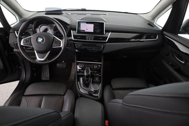 BMW 2er Active Tourer 220 i Sport Line 220i Line, AHK, LED, Navi, Kamera, HeadUp 