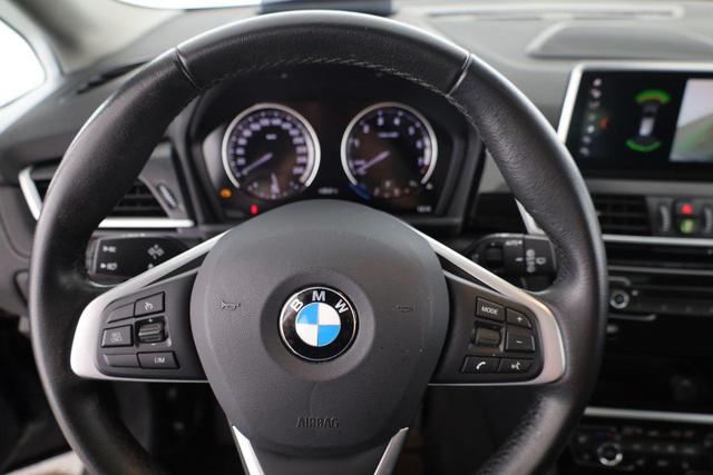 BMW 2er Active Tourer 220 i Sport Line 220i Line, AHK, LED, Navi, Kamera, HeadUp 
