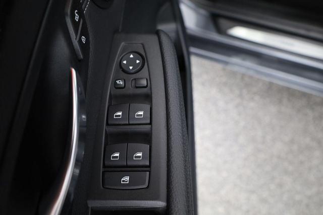 BMW 2er Active Tourer 220 i Sport Line 220i Line, AHK, LED, Navi, Kamera, HeadUp 