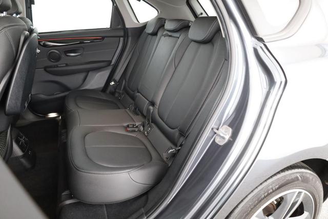 BMW 2er Active Tourer 220 i Sport Line 220i Line, AHK, LED, Navi, Kamera, HeadUp 