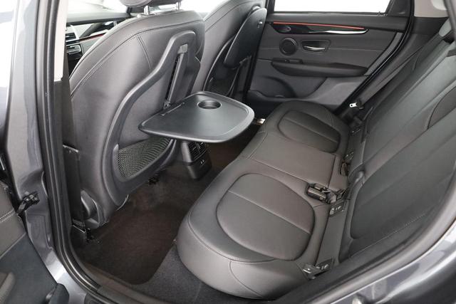 BMW 2er Active Tourer 220 i Sport Line 220i Line, AHK, LED, Navi, Kamera, HeadUp 