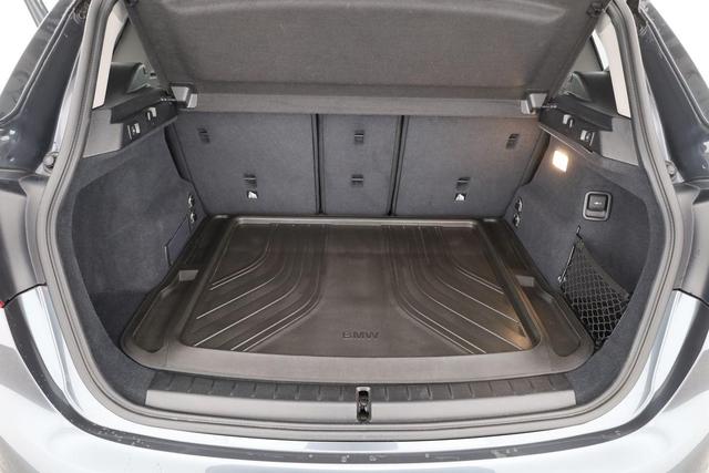 BMW 2er Active Tourer 220 i Sport Line 220i Line, AHK, LED, Navi, Kamera, HeadUp 