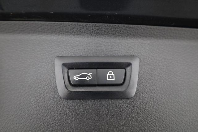 BMW 2er Active Tourer 220 i Sport Line 220i Line, AHK, LED, Navi, Kamera, HeadUp 