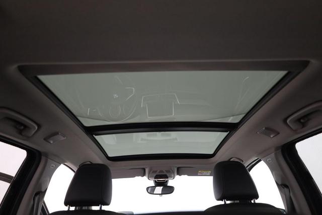 BMW 2er Active Tourer 220 i Sport Line 220i Line, AHK, LED, Navi, Kamera, HeadUp 