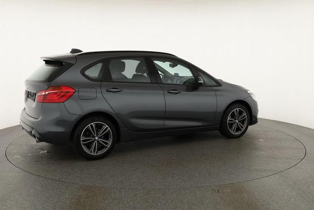 BMW 2er Active Tourer 220 i Sport Line 220i Line, AHK, LED, Navi, Kamera, HeadUp 