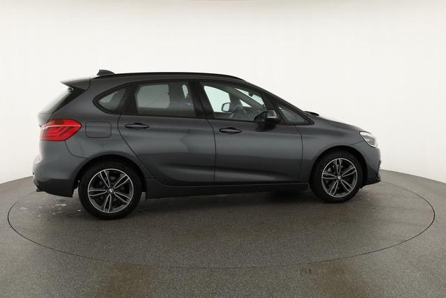 BMW 2er Active Tourer 220 i Sport Line 220i Line, AHK, LED, Navi, Kamera, HeadUp 