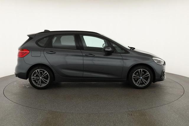 BMW 2er Active Tourer 220 i Sport Line 220i Line, AHK, LED, Navi, Kamera, HeadUp 