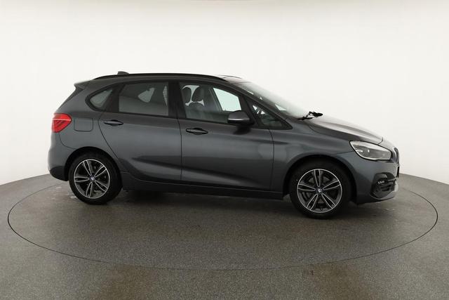 BMW 2er Active Tourer 220 i Sport Line 220i Line, AHK, LED, Navi, Kamera, HeadUp 