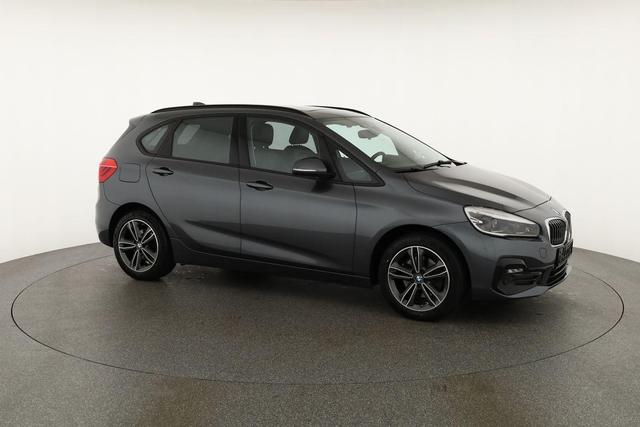 BMW 2er Active Tourer 220 i Sport Line 220i Line, AHK, LED, Navi, Kamera, HeadUp 
