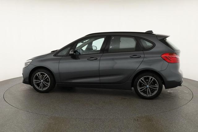 BMW 2er Active Tourer 220 i Sport Line 220i Line, AHK, LED, Navi, Kamera, HeadUp 