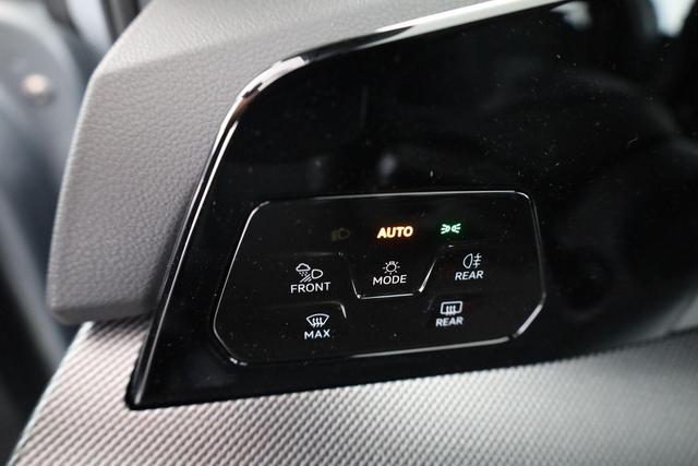 Volkswagen Golf 1.5 eTSI 110 kW R-Line DSG, LED, Navi, Kamera, Parklenk, Winter 