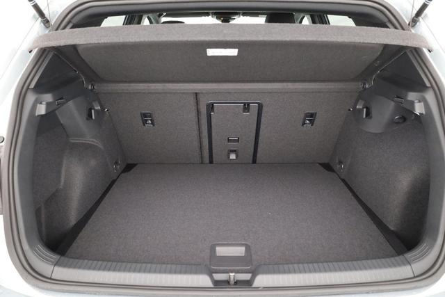 Volkswagen Golf 1.5 eTSI 110 kW R-Line DSG, LED, Navi, Kamera, Parklenk, Winter 