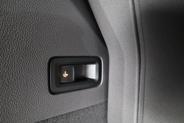 Volkswagen T7 Multivan TDI DSG Edition KÜ, Pano, AHK, IQ.Light, 18-Zoll, el. Türen 