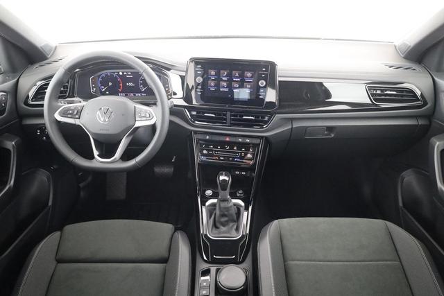 Volkswagen T-Roc Style 1.5 TSI DSG Black Style, AHK, IQ.Light, 19-Zoll, easyOpen, Navi 