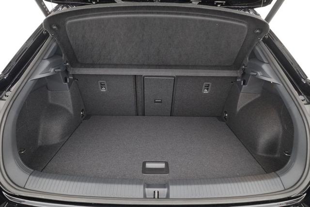 Volkswagen T-Roc Style 1.5 TSI DSG Black Style, AHK, IQ.Light, 19-Zoll, easyOpen, Navi 