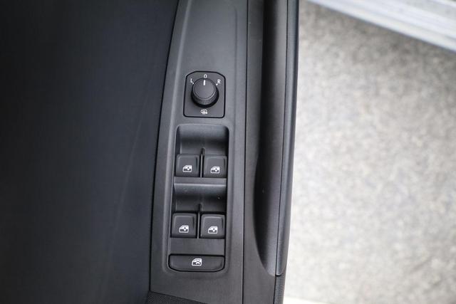 Skoda Fabia Selection 1.0 TSI 130 Jahre, LED, Kamera, Winter, 15-Zoll 